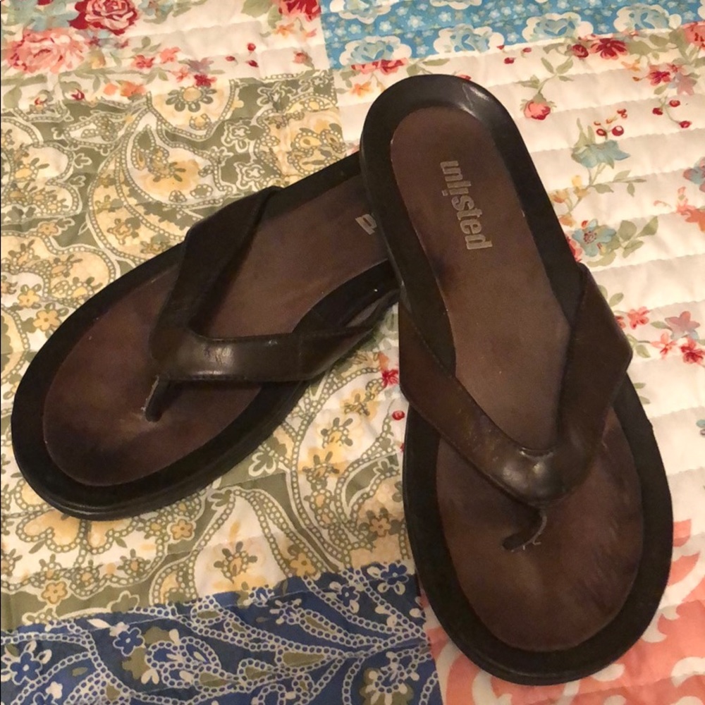 Inlisted size 7m sandals